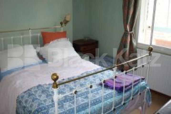 			New Instruciton, 2 Bedroom, 1 bath, 1 reception Flat			 Neal Street, COVENT GARDENS